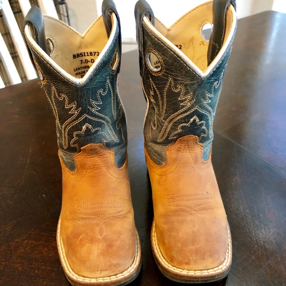 Cowboy boots size 7